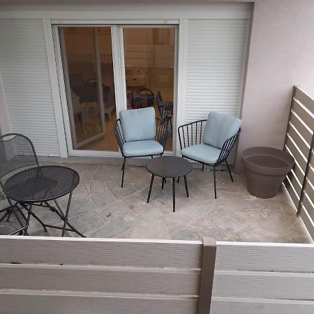 Elenis House Apartamento Néa Péramos Exterior foto