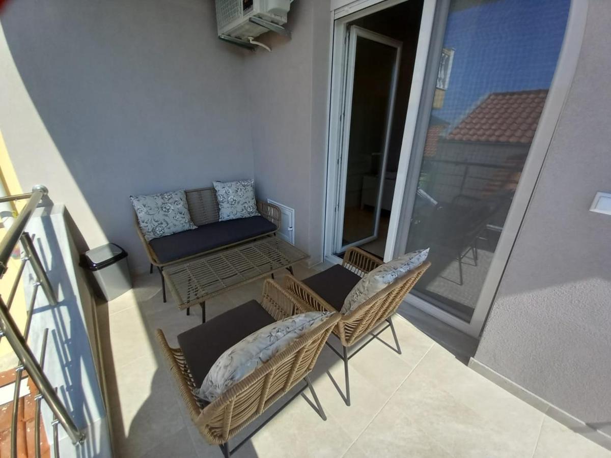 Elenis House Apartamento Néa Péramos Exterior foto