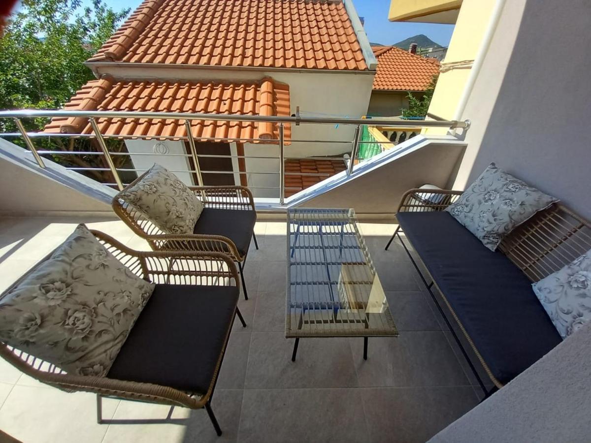 Elenis House Apartamento Néa Péramos Exterior foto