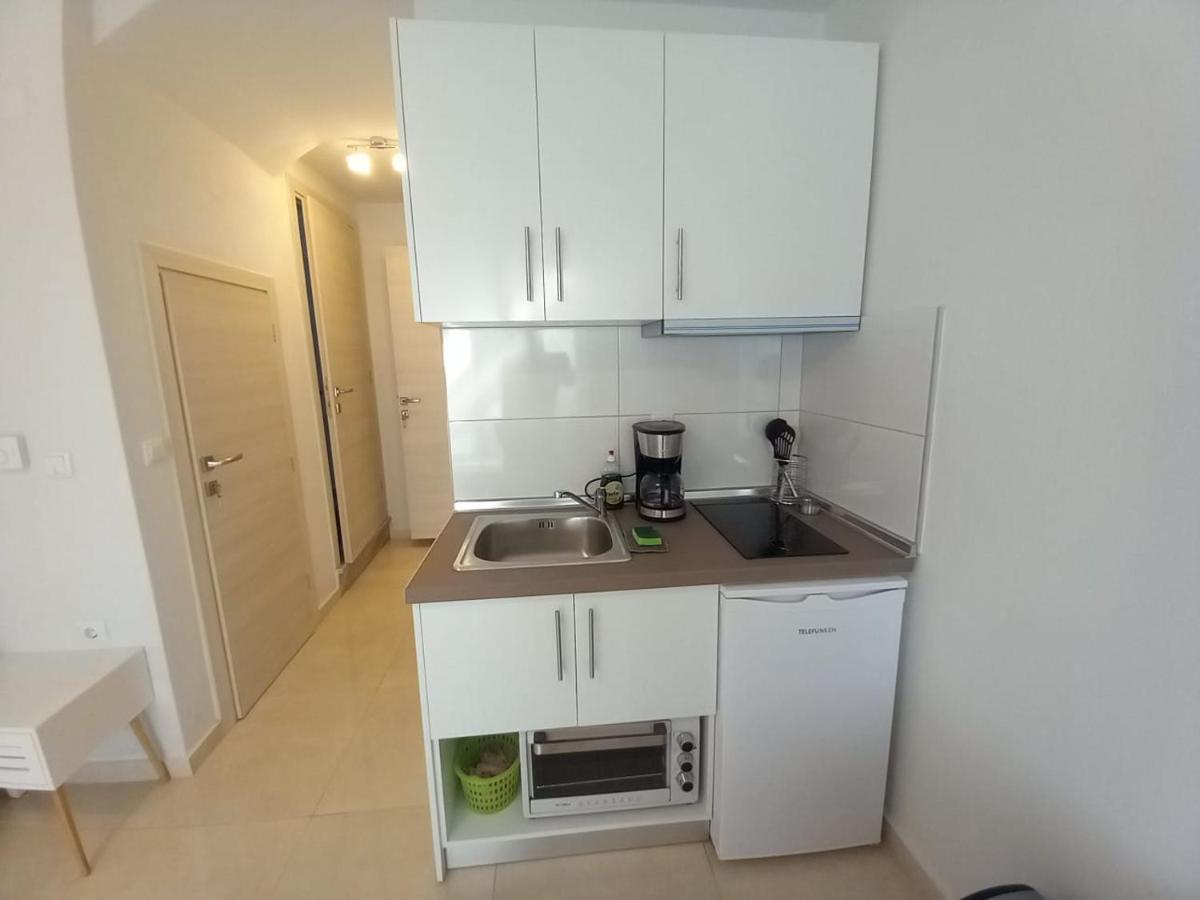 Elenis House Apartamento Néa Péramos Exterior foto