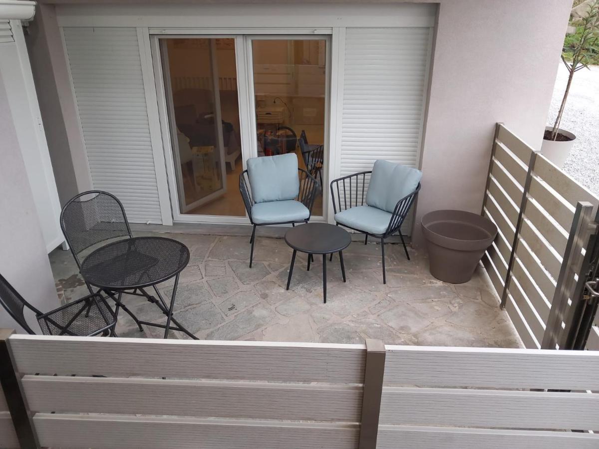 Elenis House Apartamento Néa Péramos Exterior foto