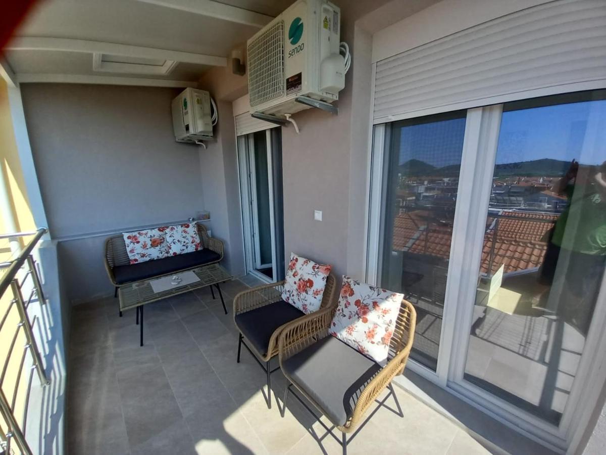 Elenis House Apartamento Néa Péramos Exterior foto