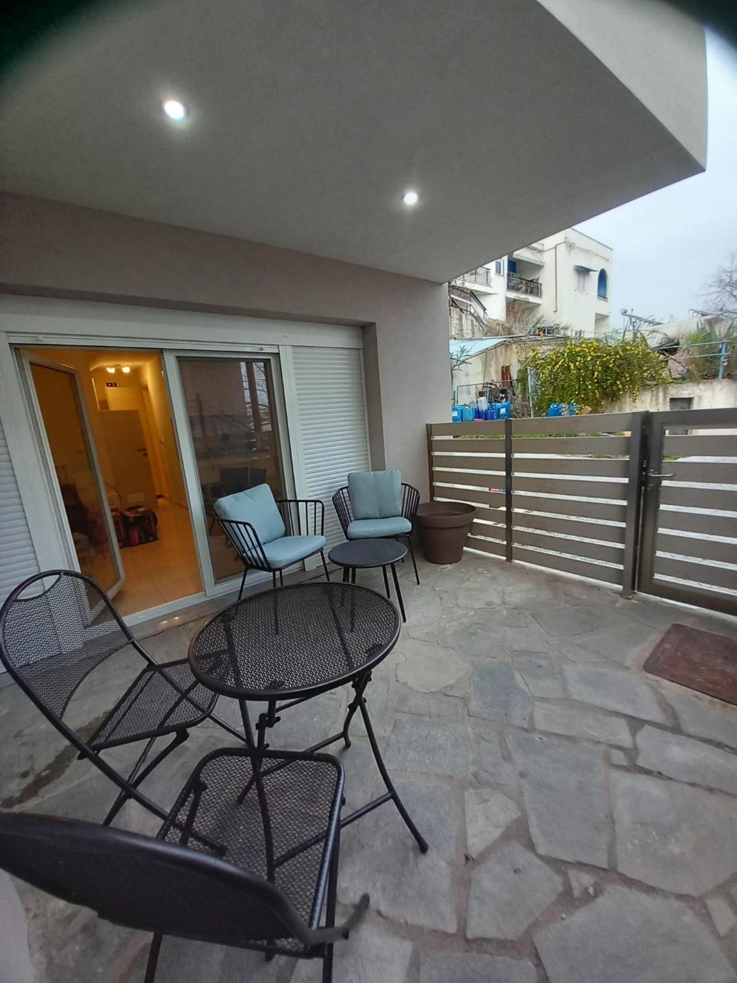 Elenis House Apartamento Néa Péramos Exterior foto